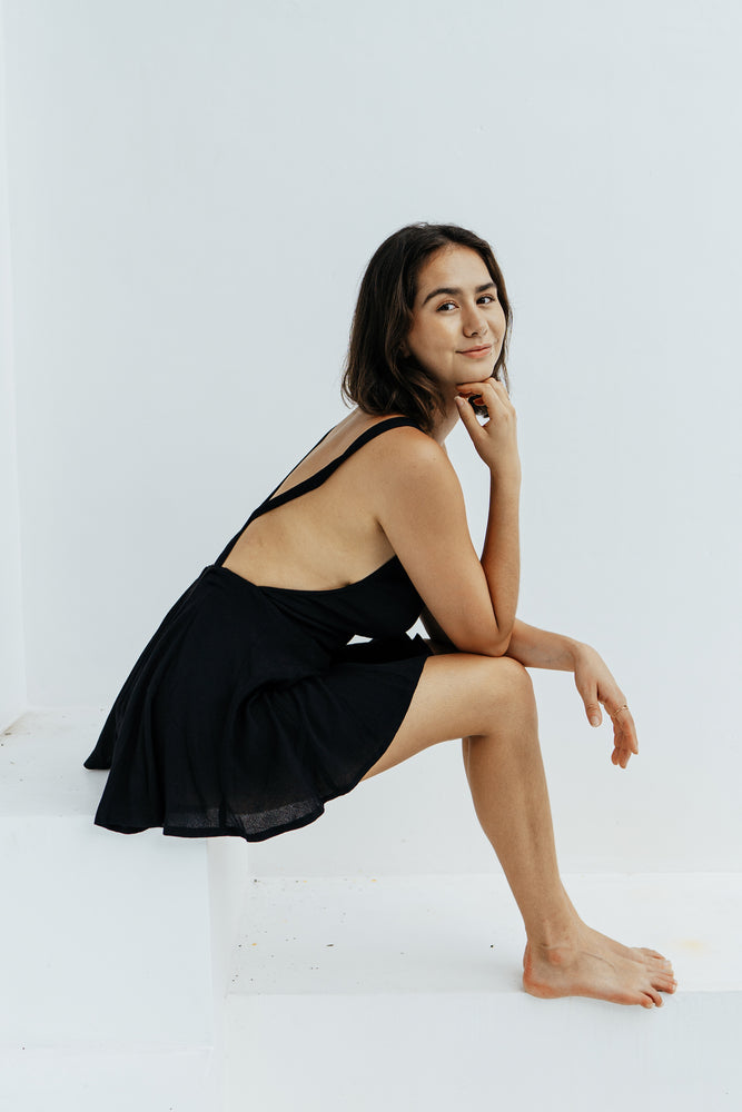 
                  
                    Luna dress
                  
                